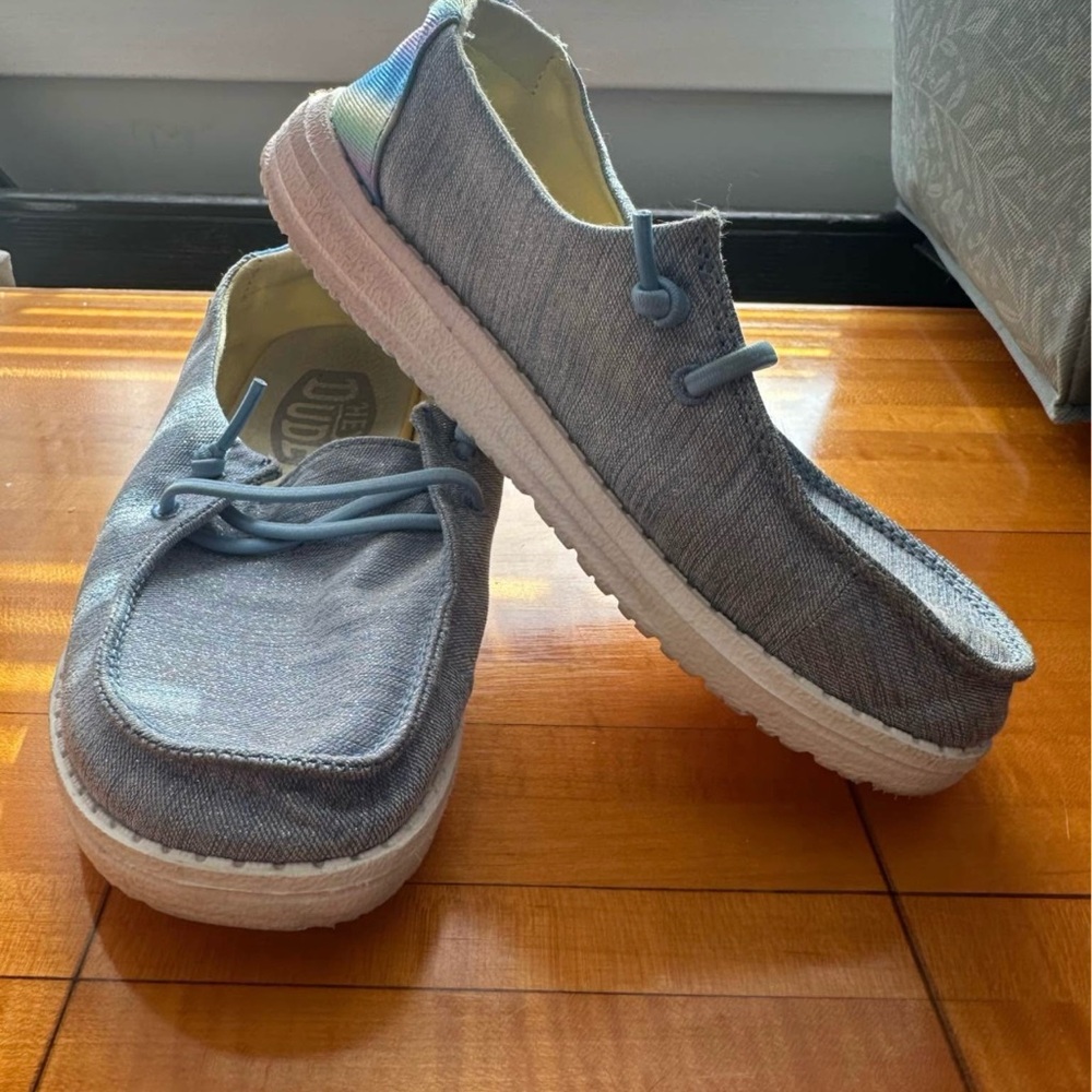 Kids blue Hey Dude shoes size k13